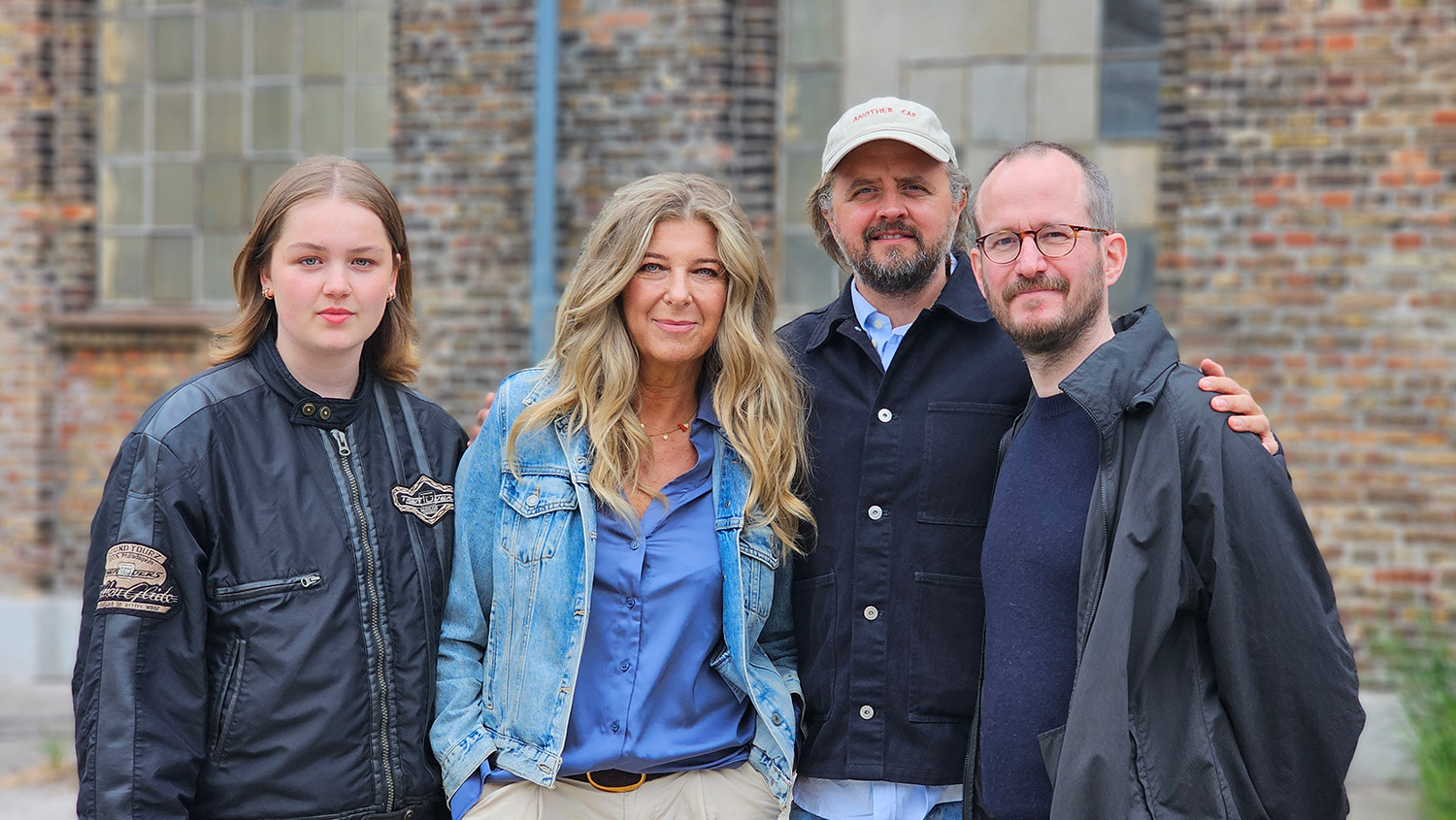Fra venstre: Skuespillere Ellen Kihri, Paprika Steen, Magnus Millang og instruktør Juho Kuosmanen. Foto: JP Passi