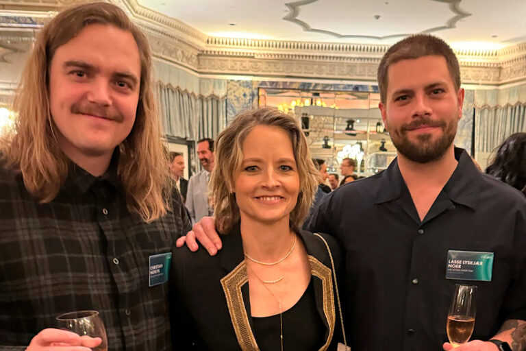 Jalabert-drengene med Jodie Foster i midten. Privatfoto.