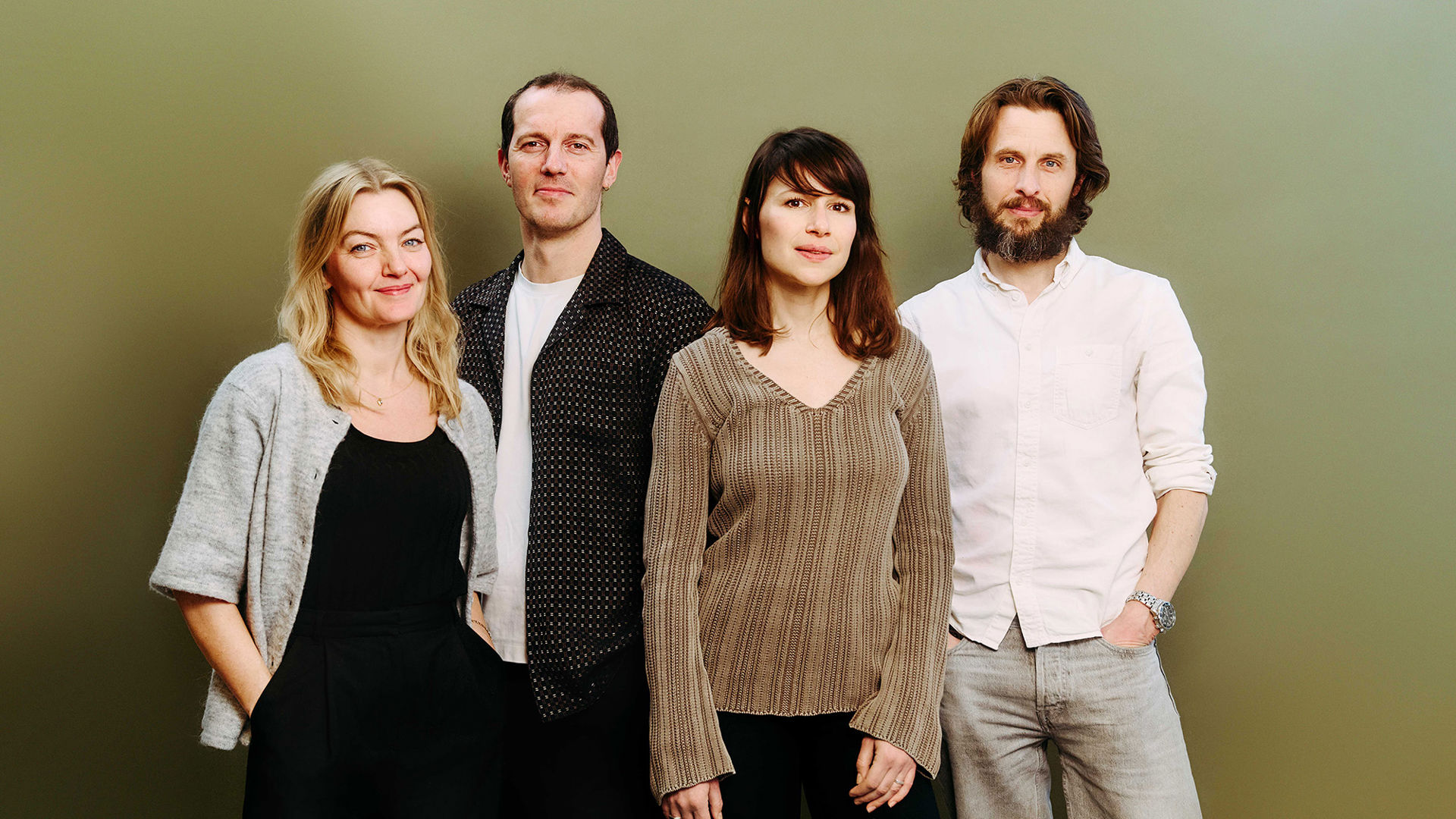 Cast og instruktør fra Brave New Love